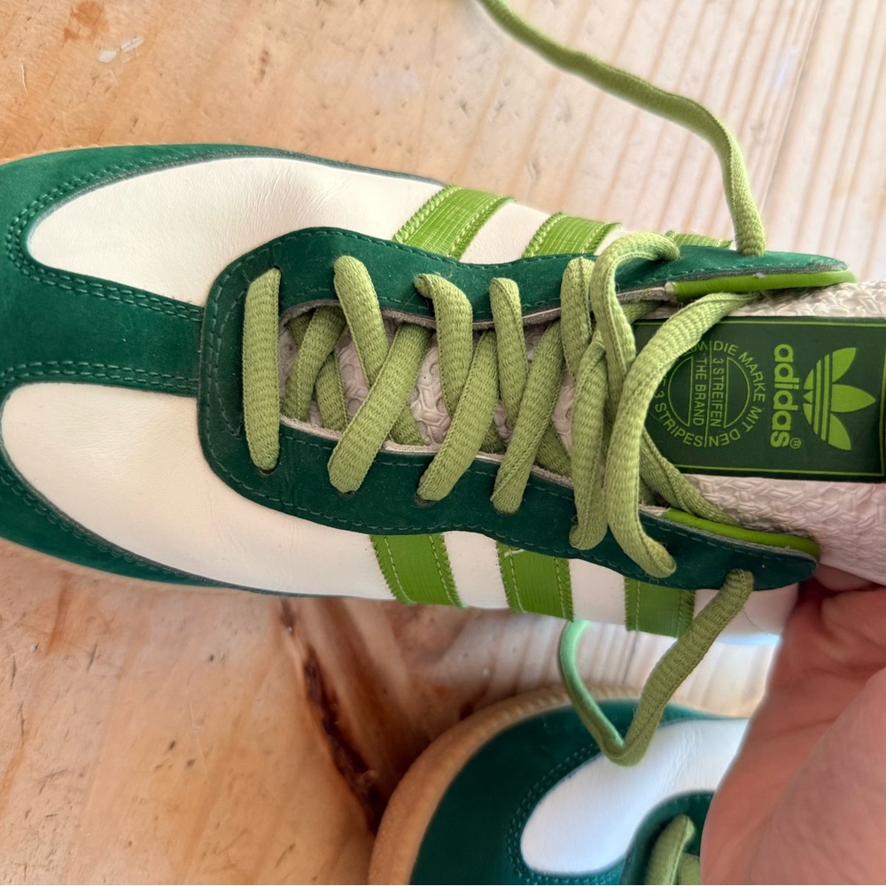 NEW Adidas Samba Green and White Sneakers, Unisex - Picture 11 of 12